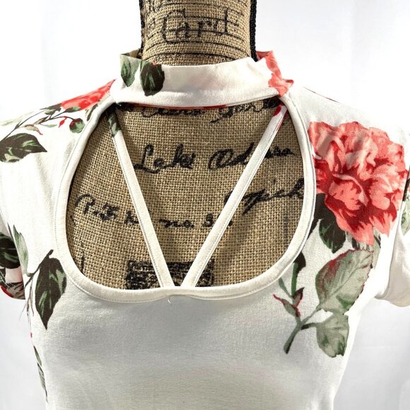 Trendy Land Women's Floral Scoop Neck Top Pink white Neck Cutouts Size Medium - Picture 4 of 6